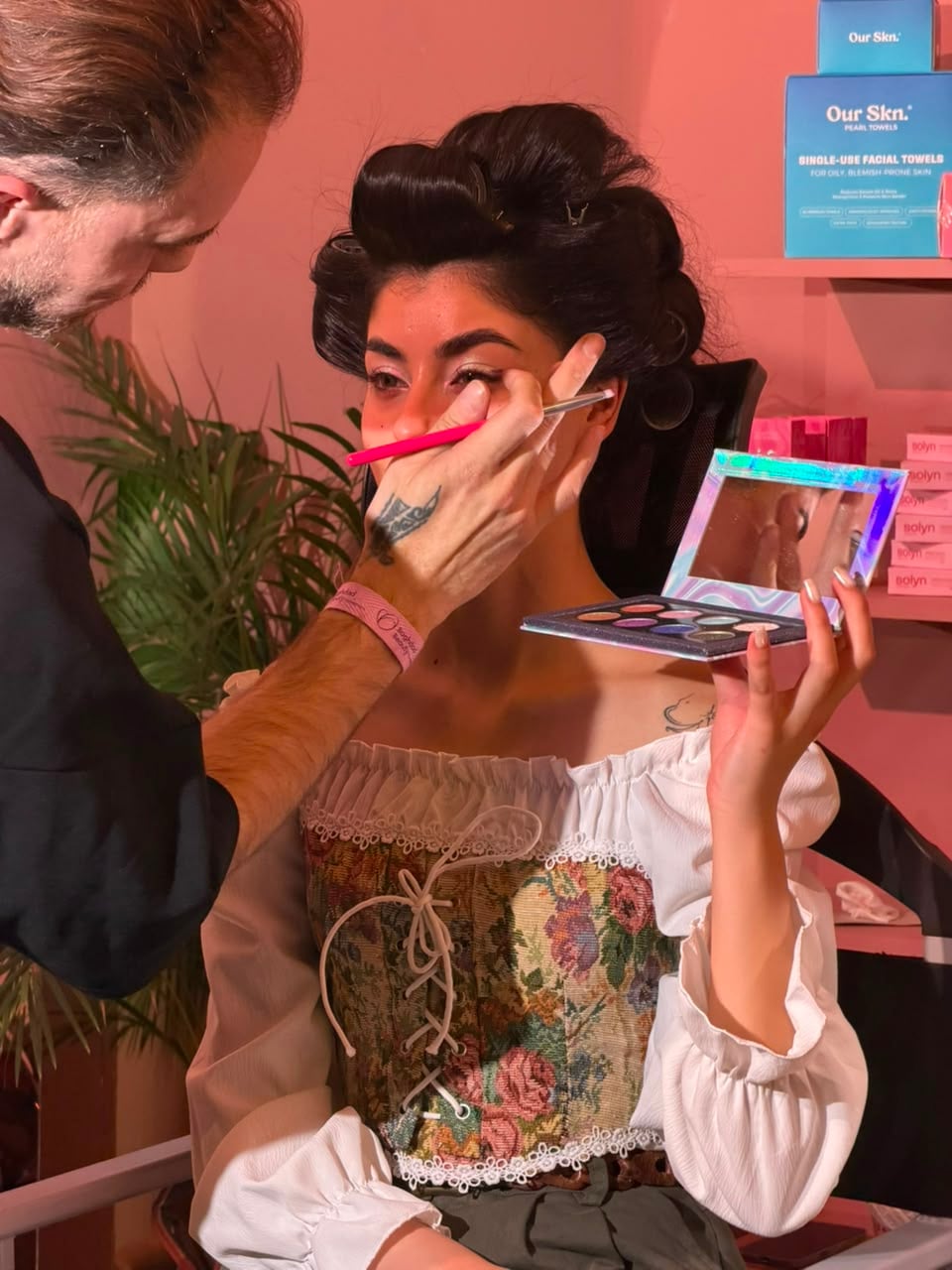 Eyeshadow application at the SELF. pop-up