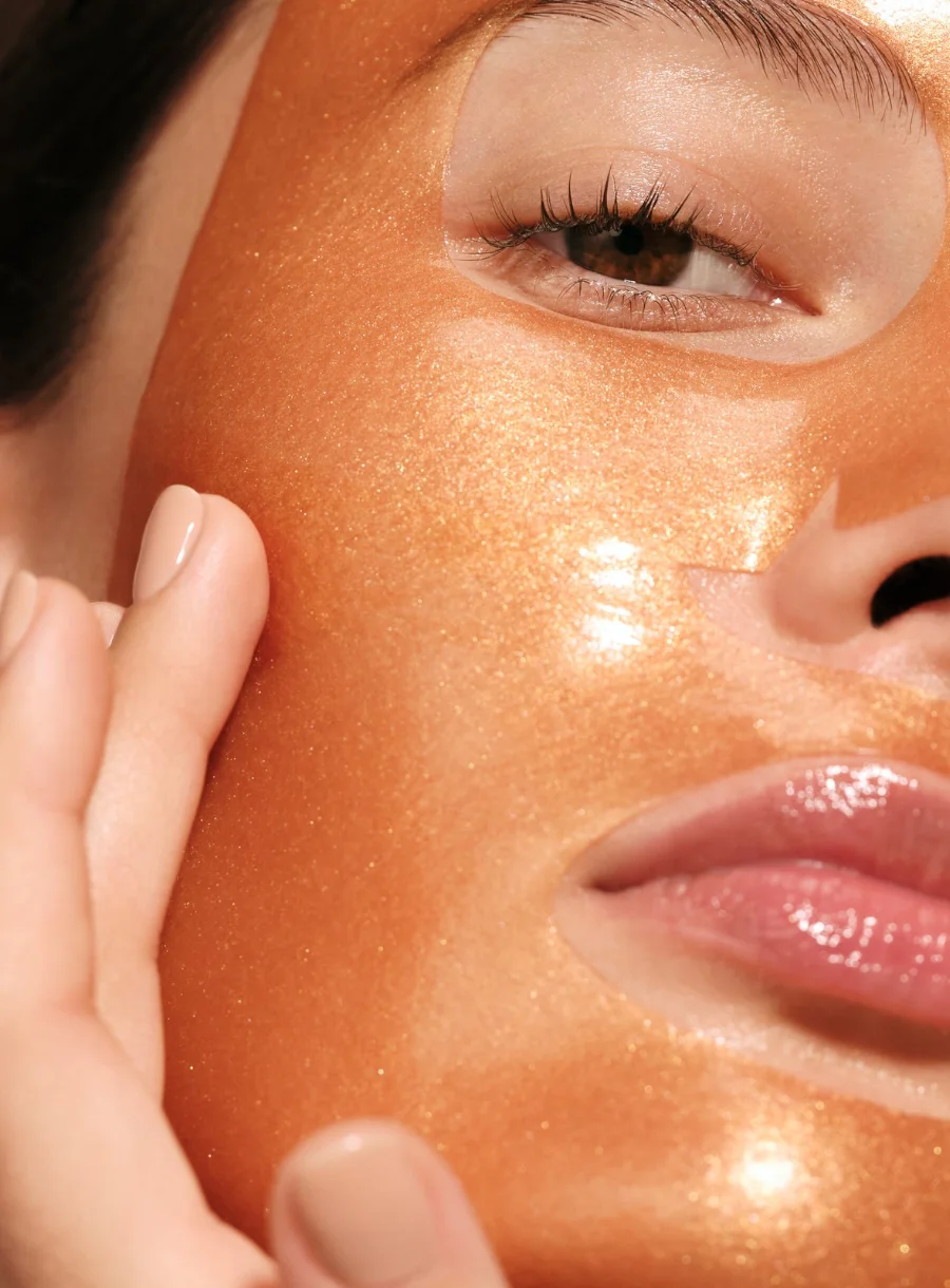 Augustinus Bader The Hydrogel Face Mask – in use