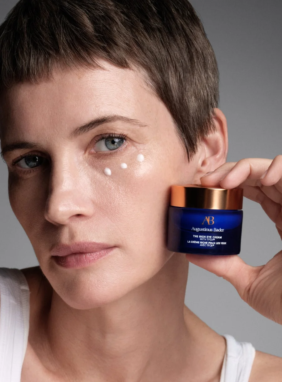 Augustinus Bader The Rich Eye Cream – in use