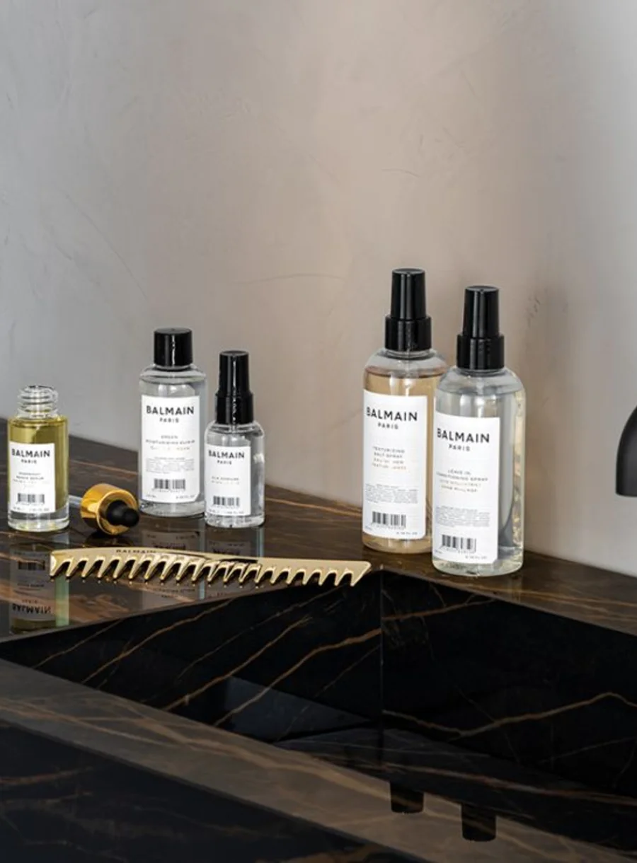 Balmain Hair Leave-in Conditioning Spray – in use