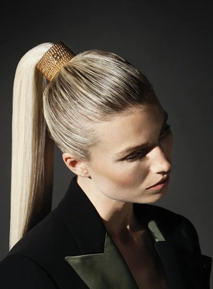 Balmain Hair Pont des Arts Hair Clip Large – in use